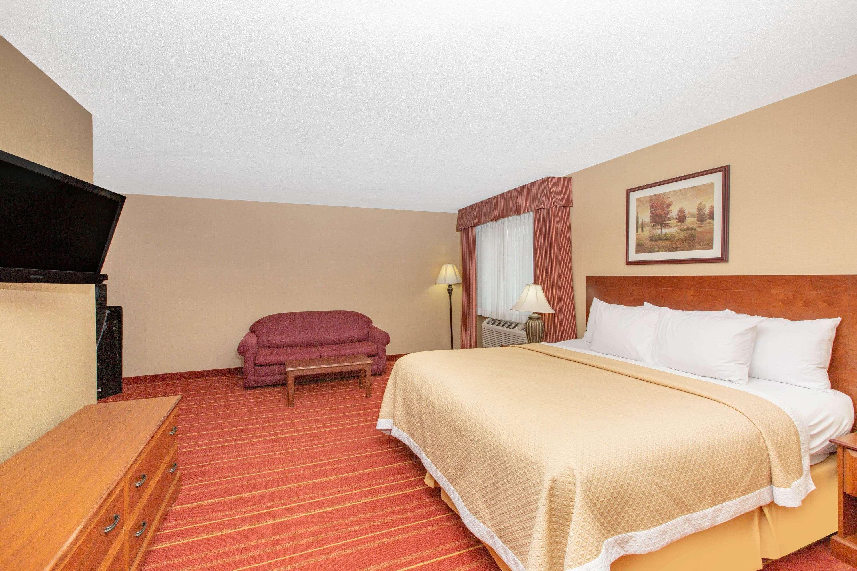 Days Inn By Wyndham Salina I-70 Exterior foto