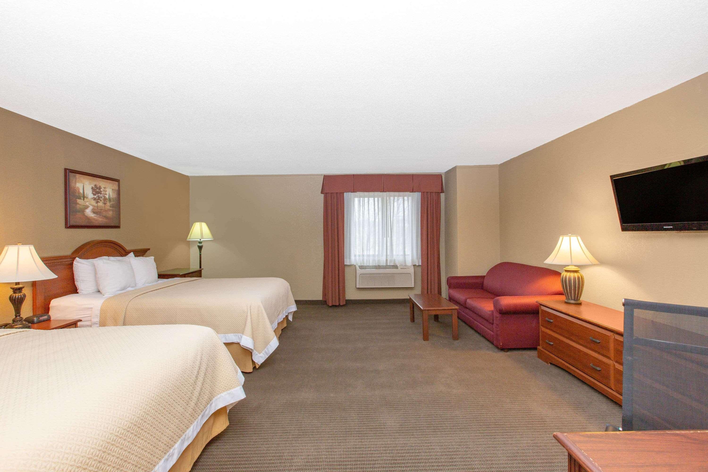Days Inn By Wyndham Salina I-70 Exterior foto