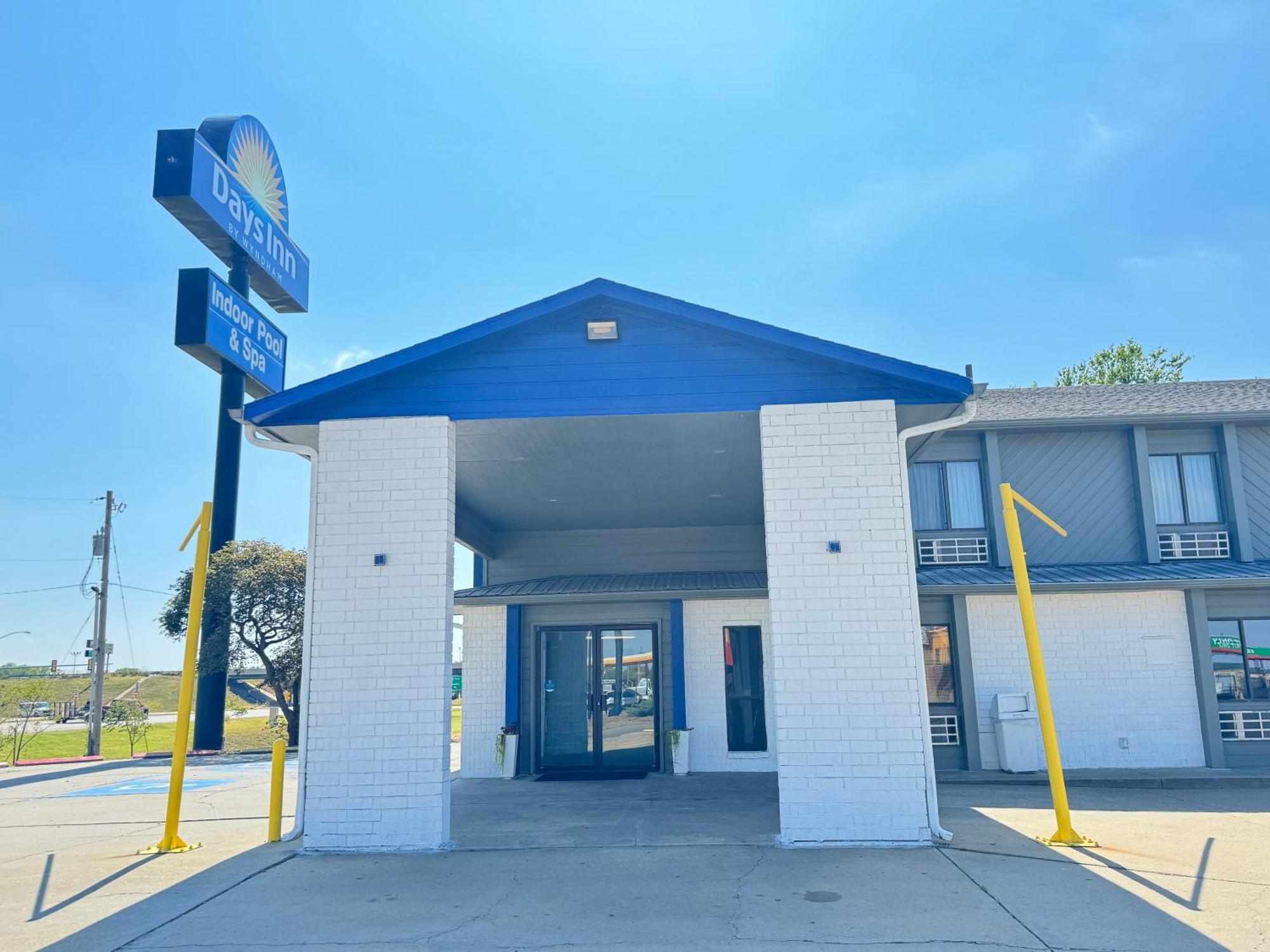 Days Inn By Wyndham Salina I-70 Exterior foto