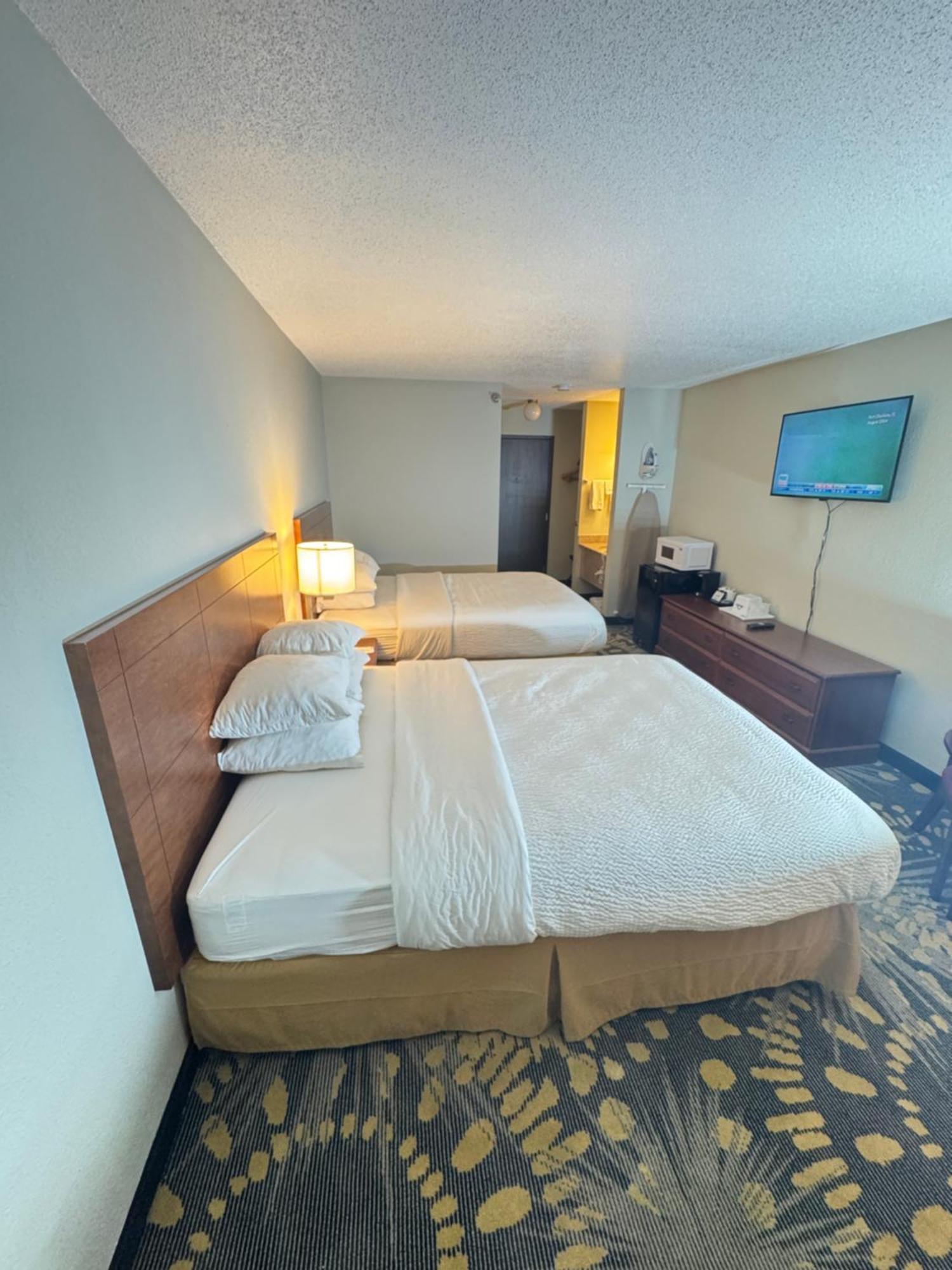 Days Inn By Wyndham Salina I-70 Exterior foto